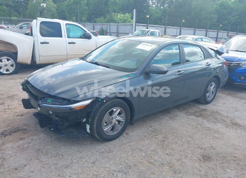 Photo 2 of 2024 Hyundai Elantra SE (VIN KMHLL4DG0RU784796)