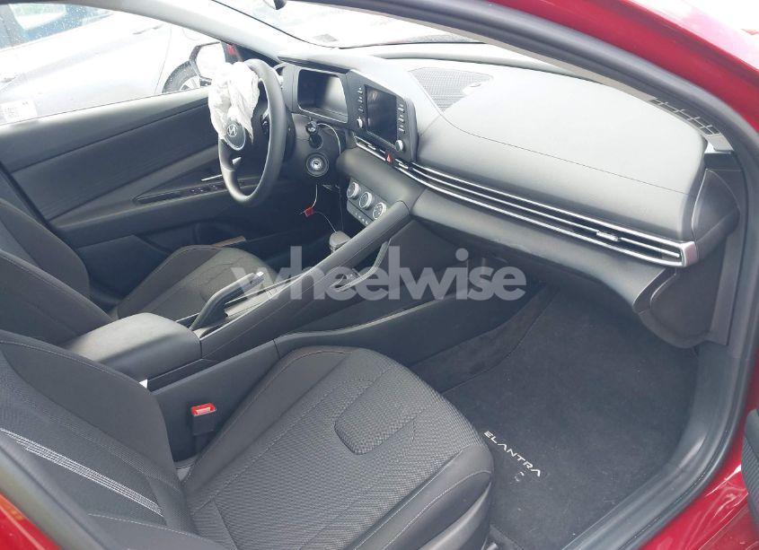 Photo 5 of 2025 Hyundai Elantra SE (VIN KMHLL4DG0SU867716)