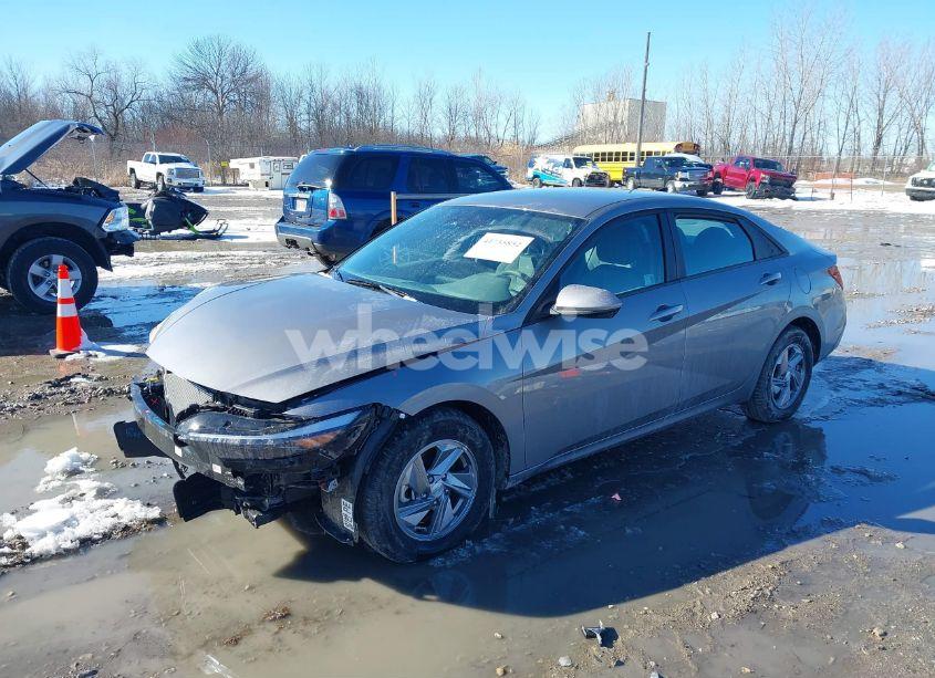 Photo 2 of 2024 Hyundai Elantra SE (VIN KMHLL4DG2RU826658)