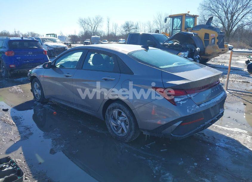 Photo 3 of 2024 Hyundai Elantra SE (VIN KMHLL4DG2RU826658)
