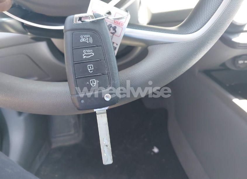 Photo 11 of 2024 Hyundai Elantra SE (VIN KMHLL4DG3RU832968)