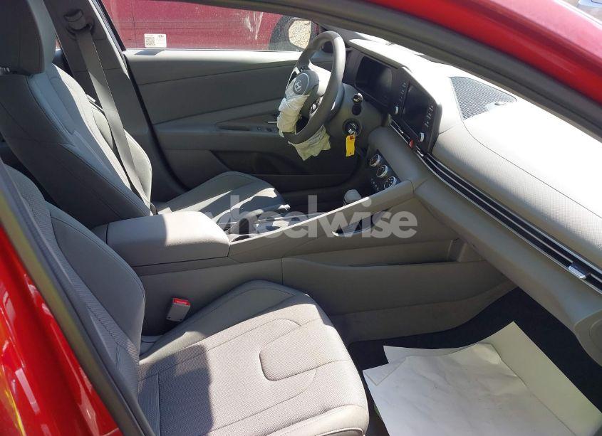 Photo 5 of 2025 Hyundai Elantra SE (VIN KMHLL4DG4SU856802)