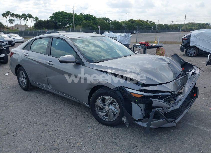 2025 Hyundai Elantra SE (VIN KMHLL4DG5SU942085) main photo