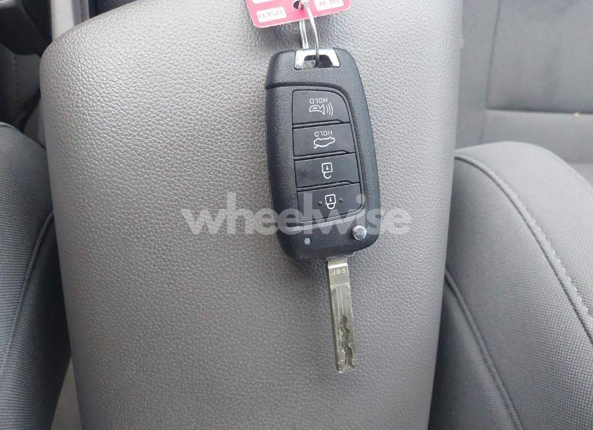 Photo 11 of 2024 Hyundai Elantra SE (VIN KMHLL4DG7RU739600)