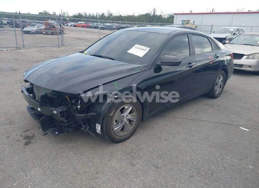 Photo 2 of 2024 Hyundai Elantra SE (VIN KMHLL4DG7RU739600)