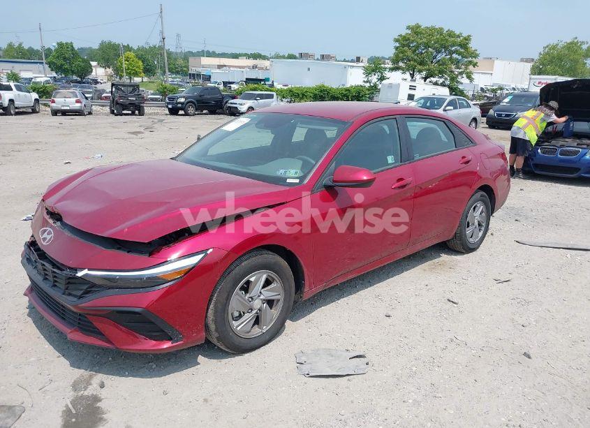 Photo 2 of 2024 Hyundai Elantra SE (VIN KMHLL4DG7RU844685)