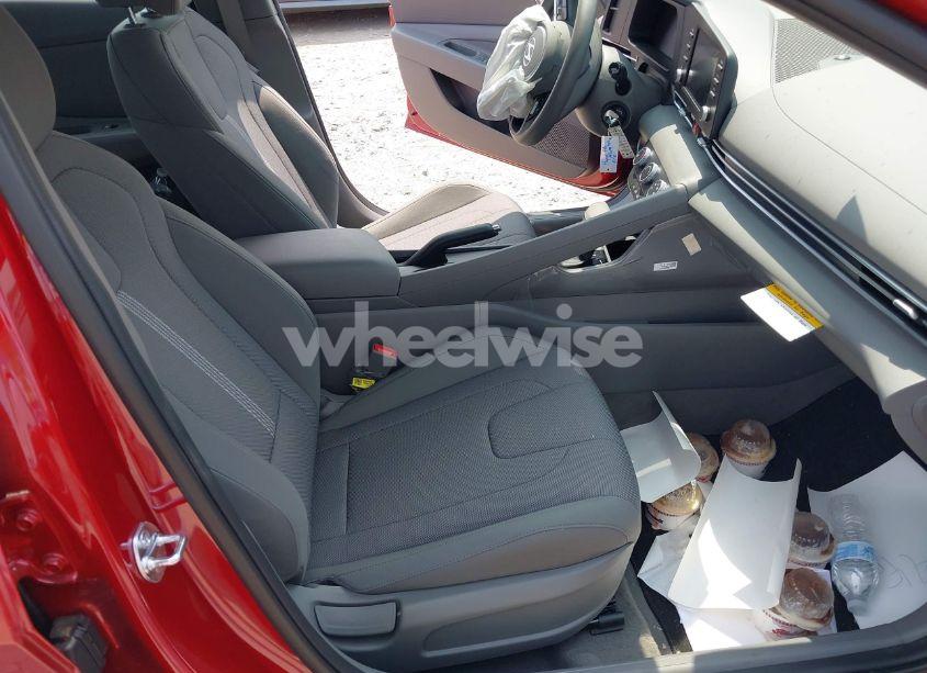 Photo 5 of 2024 Hyundai Elantra SE (VIN KMHLL4DG7RU844685)