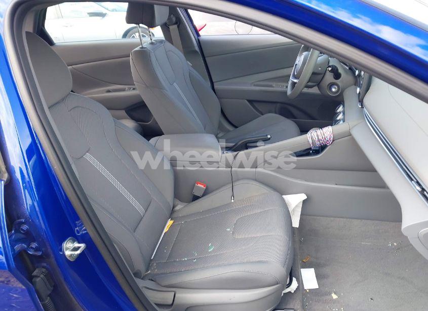 Photo 5 of 2024 Hyundai Elantra SE (VIN KMHLL4DG8RU782505)