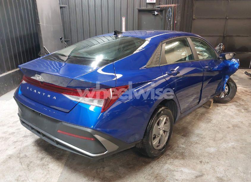 Photo 4 of 2024 Hyundai Elantra SE (VIN KMHLL4DG8RU820329)