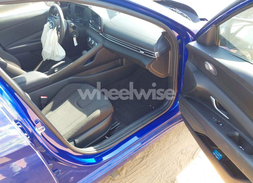 Photo 5 of 2024 Hyundai Elantra SE (VIN KMHLL4DG9RU829766)