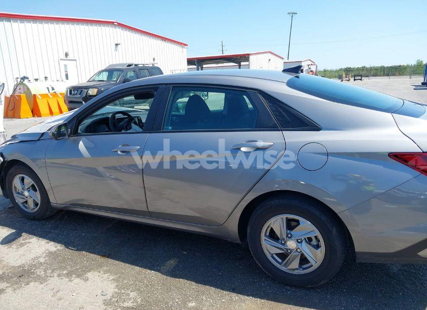 Photo 14 of 2024 Hyundai Elantra SE (VIN KMHLL4DGXRU851422)