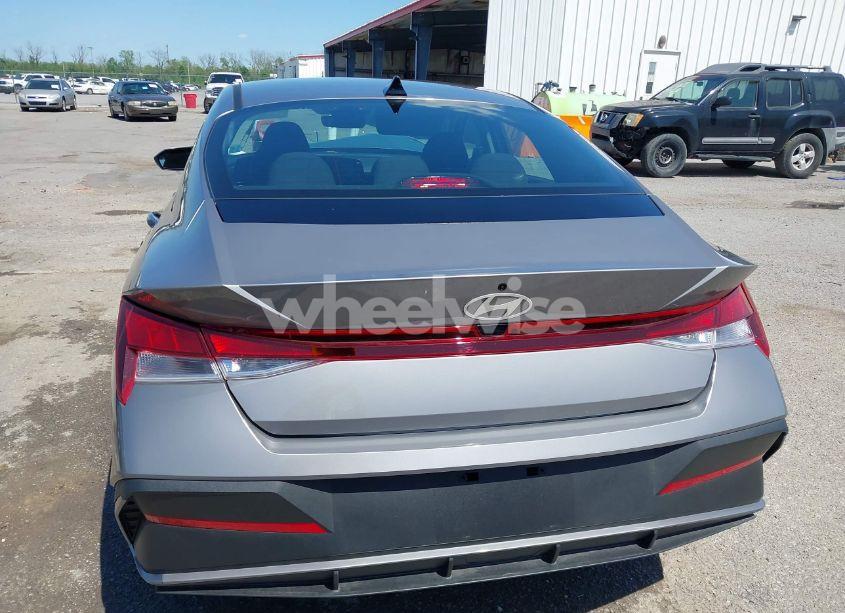 Photo 16 of 2024 Hyundai Elantra SE (VIN KMHLL4DGXRU851422)