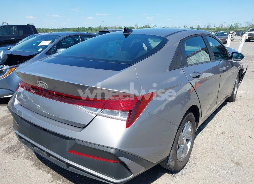 Photo 4 of 2024 Hyundai Elantra SE (VIN KMHLL4DGXRU851422)