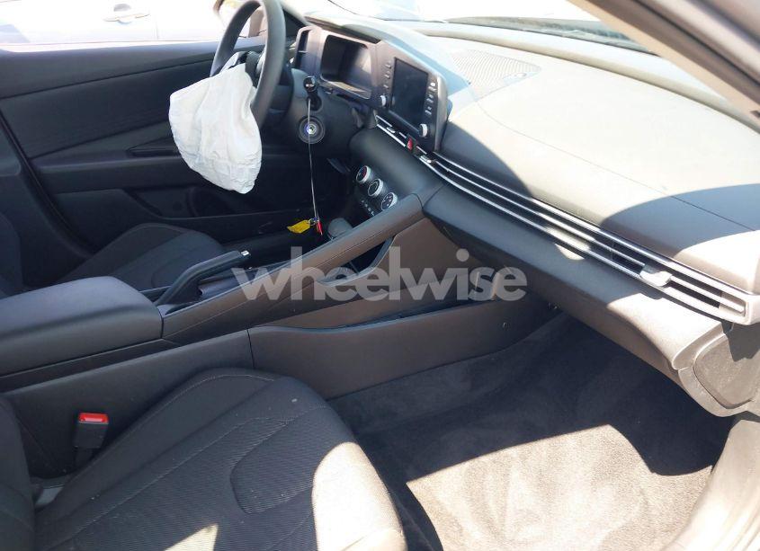 Photo 5 of 2024 Hyundai Elantra SE (VIN KMHLL4DGXRU851422)