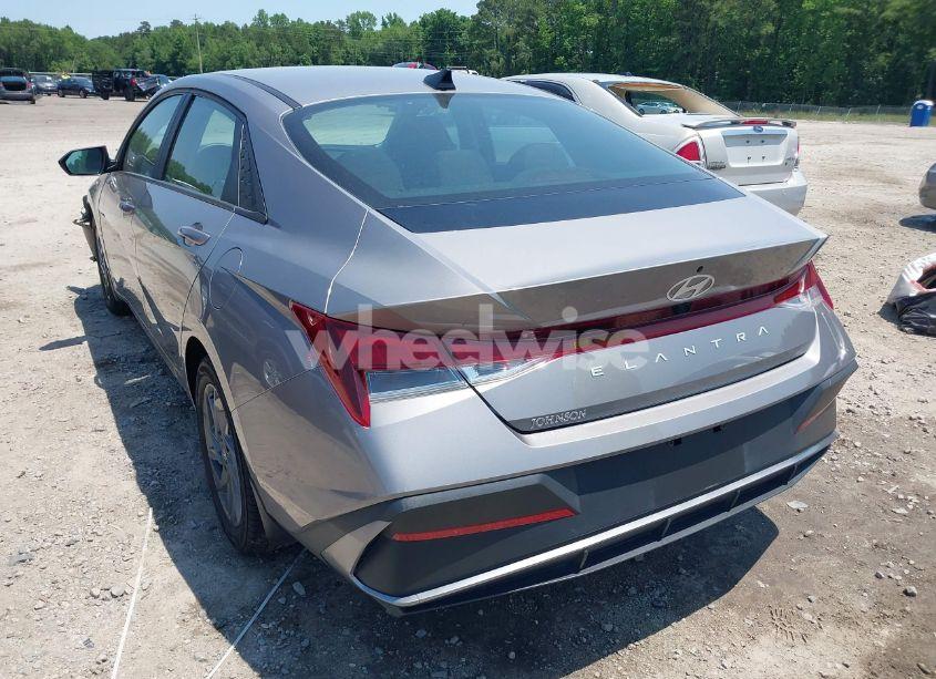 Photo 3 of 2024 Hyundai Elantra SEL (VIN KMHLM4DG0RU684257)