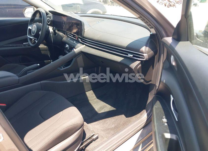 Photo 5 of 2024 Hyundai Elantra SEL (VIN KMHLM4DG0RU684257)