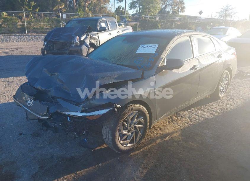 Photo 2 of 2024 Hyundai Elantra SEL (VIN KMHLM4DG0RU708508)