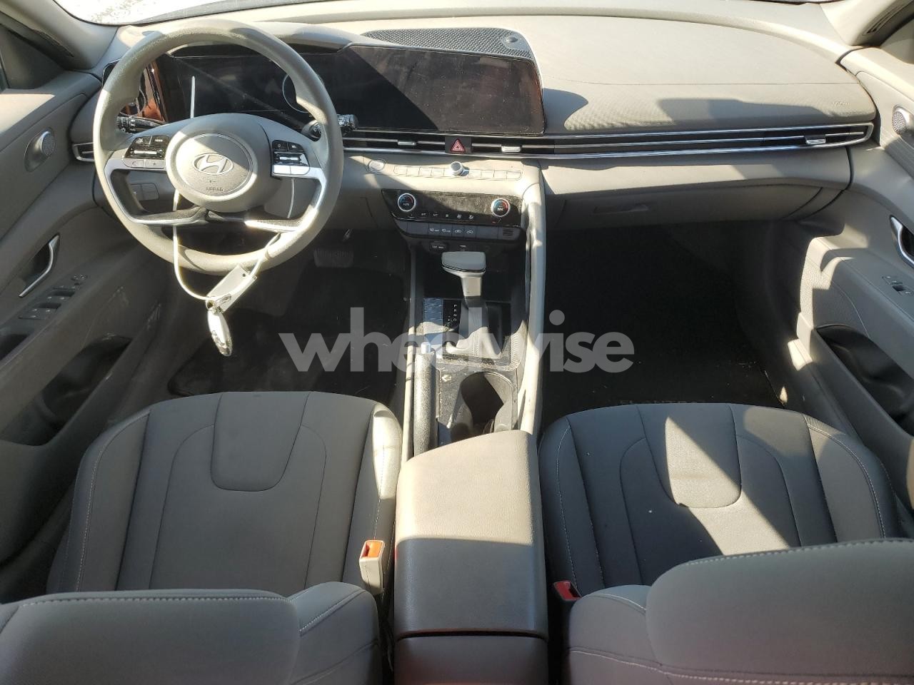 Photo 8 of 2024 HYUNDAI ELANTRA SEL (VIN KMHLM4DG0RU735157)