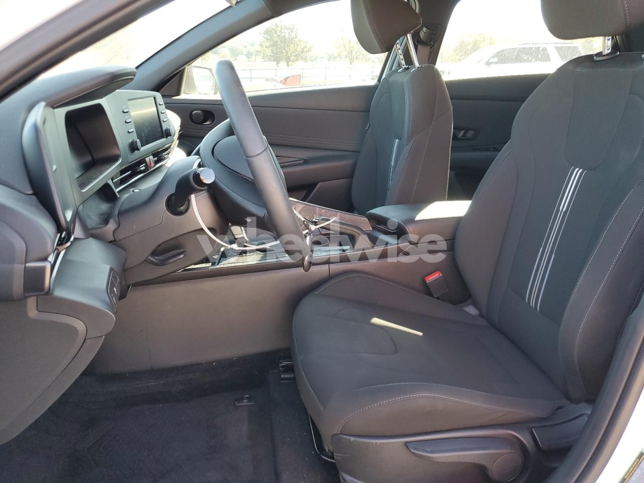 Photo 7 of 2025 HYUNDAI ELANTRA SEL SPORT (VIN KMHLM4DG0SU951421)