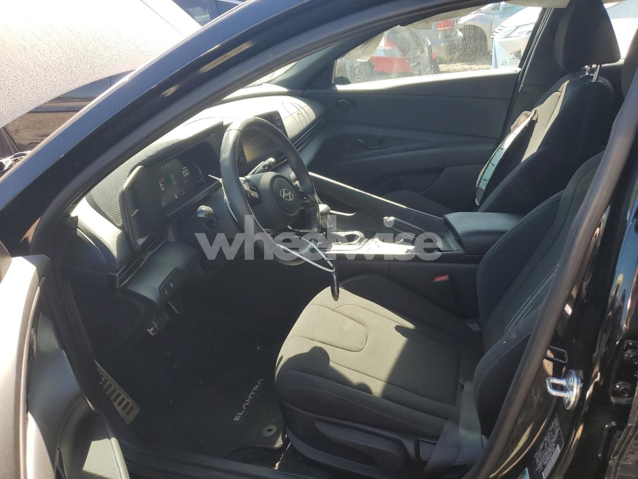 Photo 7 of 2025 HYUNDAI ELANTRA SEL SPORT (VIN KMHLM4DG1SU910294)