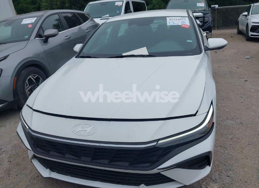 Photo 12 of 2024 Hyundai Elantra SEL (VIN KMHLM4DG2RU648103)