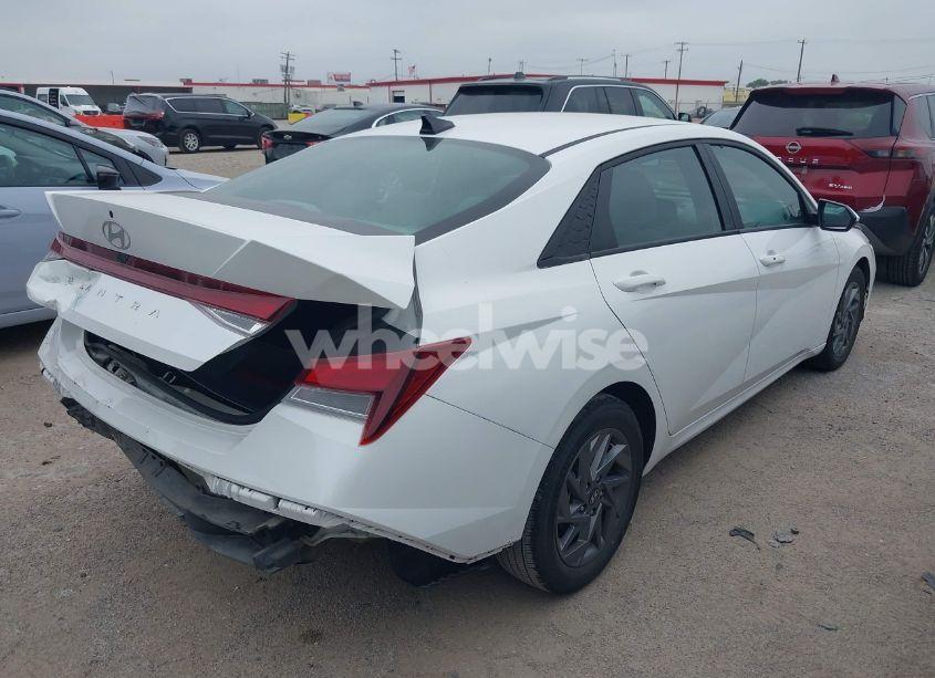 Photo 4 of 2024 Hyundai Elantra SEL (VIN KMHLM4DG2RU648103)