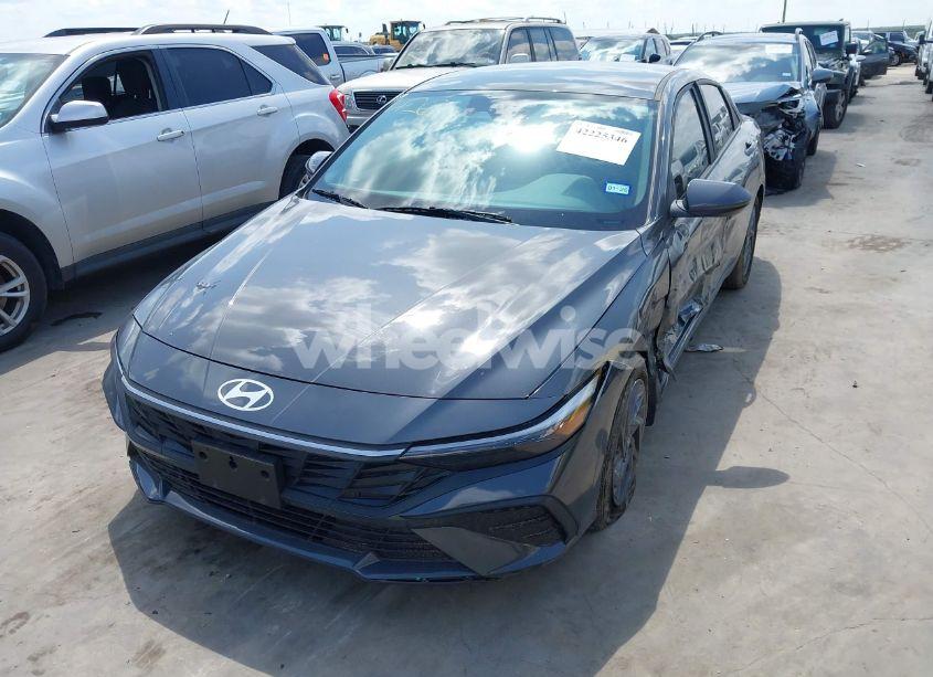 Photo 2 of 2024 Hyundai Elantra SEL (VIN KMHLM4DG2RU702936)