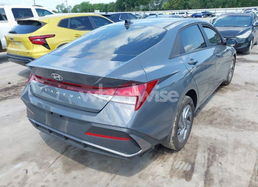 Photo 4 of 2024 Hyundai Elantra SEL (VIN KMHLM4DG2RU702936)