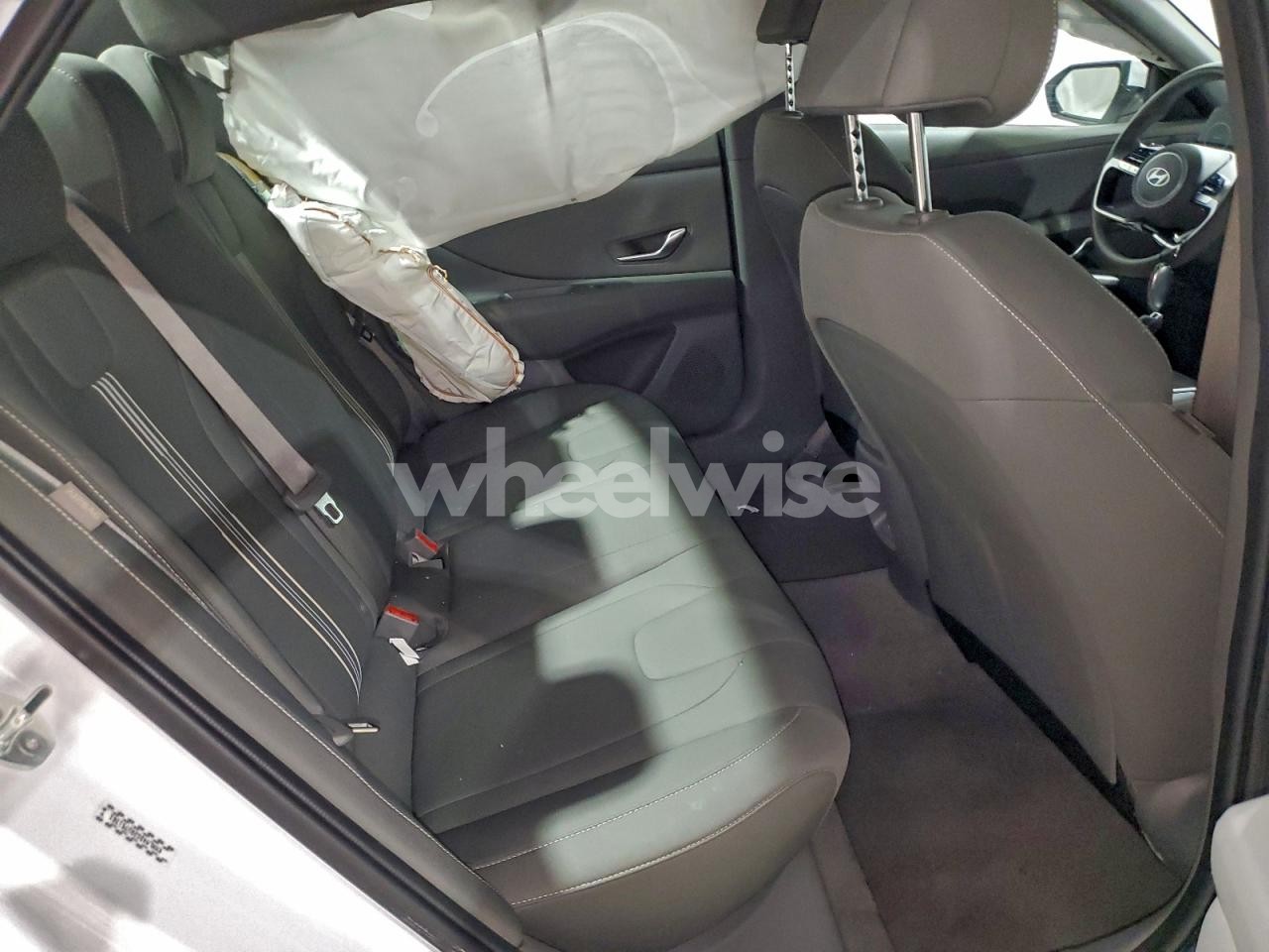 Photo 10 of 2024 HYUNDAI ELANTRA SEL (VIN KMHLM4DG2RU751361)