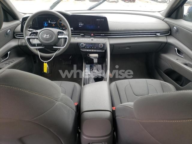 Photo 11 of 2024 HYUNDAI ELANTRA SEL (VIN KMHLM4DG2RU832702)