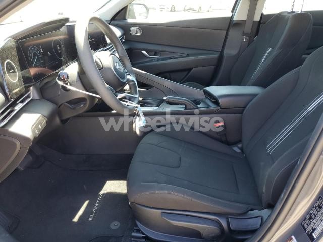 Photo 3 of 2024 HYUNDAI ELANTRA SEL (VIN KMHLM4DG2RU839682)