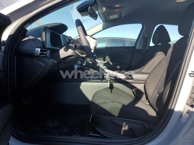 2025 HYUNDAI ELANTRA SEL SPORT (VIN KMHLM4DG2SU941943) main photo