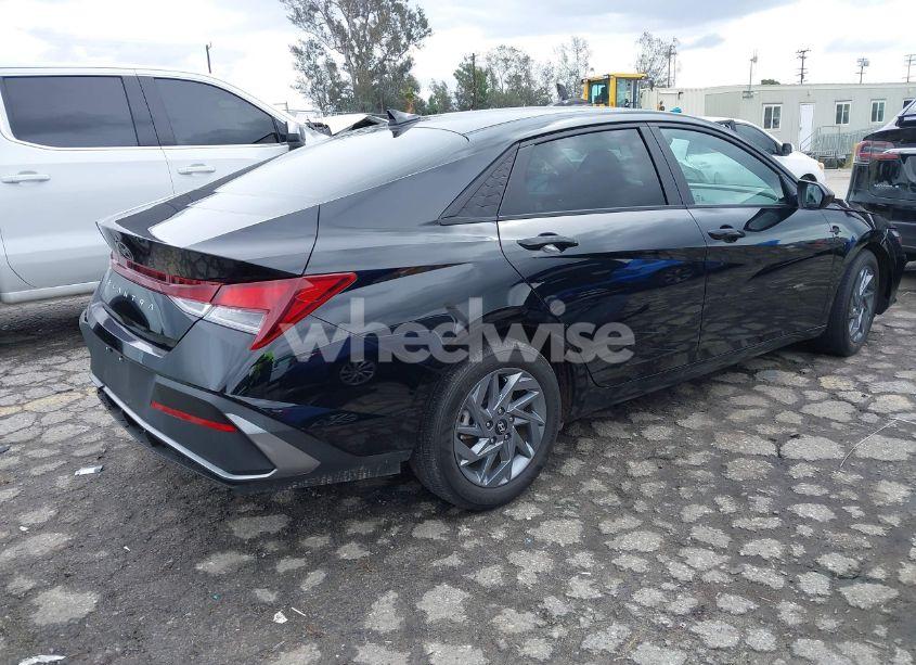 Photo 4 of 2024 Hyundai Elantra SEL (VIN KMHLM4DG3RU657781)