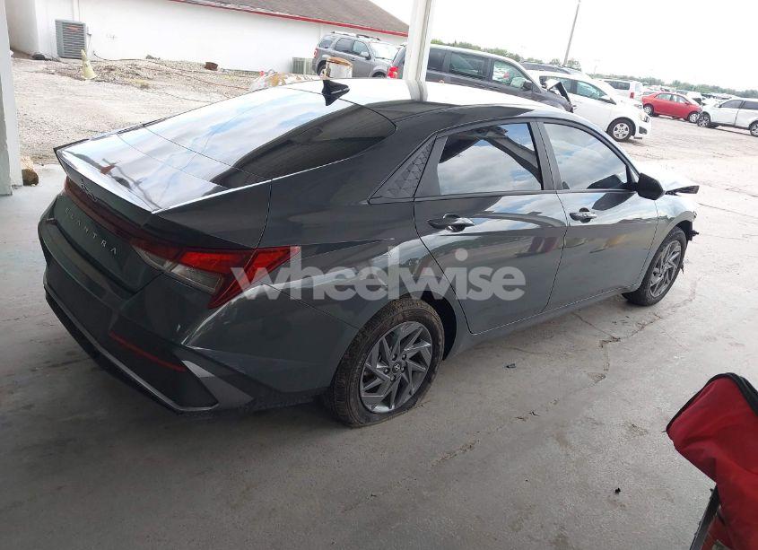 Photo 4 of 2024 Hyundai Elantra SEL (VIN KMHLM4DG4RU772986)