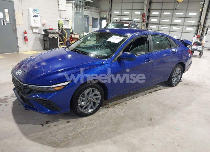 Photo 2 of 2024 Hyundai Elantra SEL (VIN KMHLM4DG4RU842843)