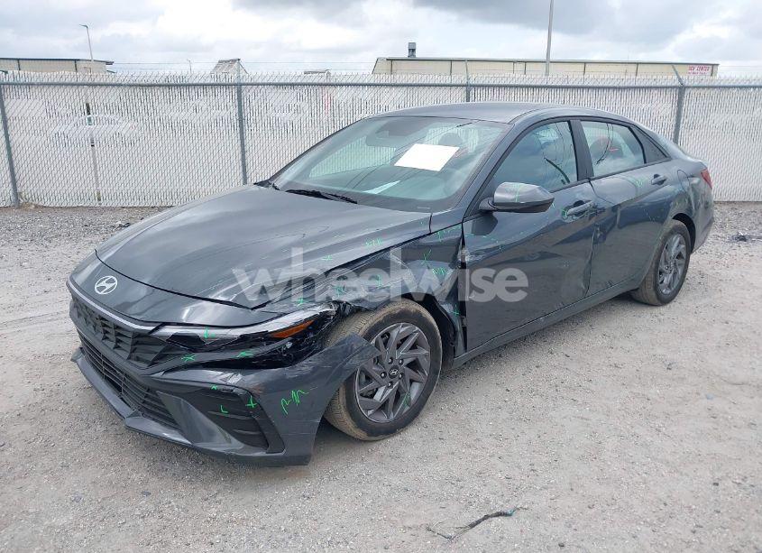 Photo 2 of 2024 Hyundai Elantra SEL (VIN KMHLM4DG5RU636950)