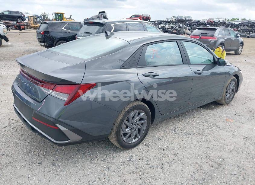 Photo 4 of 2024 Hyundai Elantra SEL (VIN KMHLM4DG5RU636950)