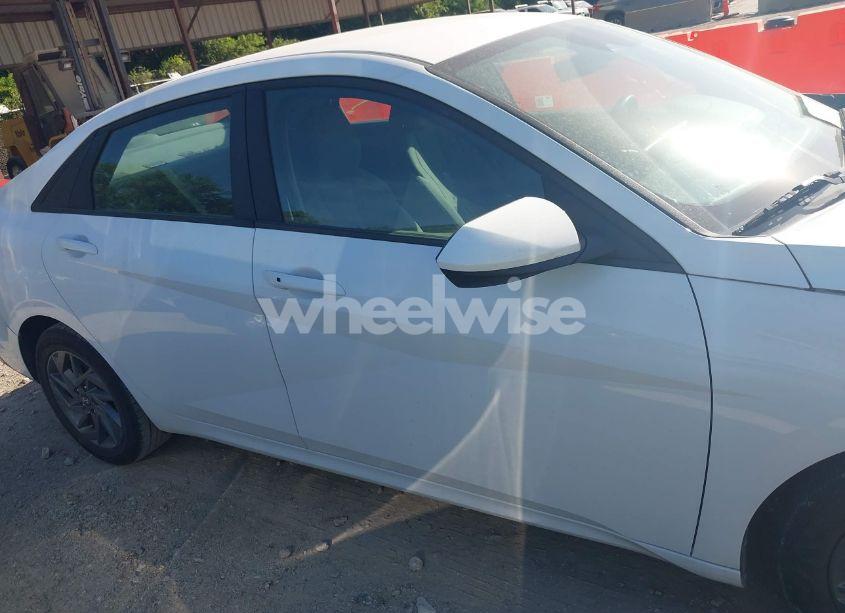 Photo 13 of 2024 Hyundai Elantra SEL (VIN KMHLM4DG5RU695013)