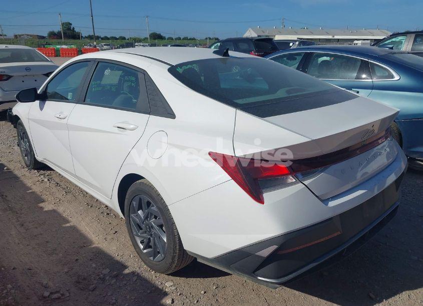 Photo 3 of 2024 Hyundai Elantra SEL (VIN KMHLM4DG5RU695013)