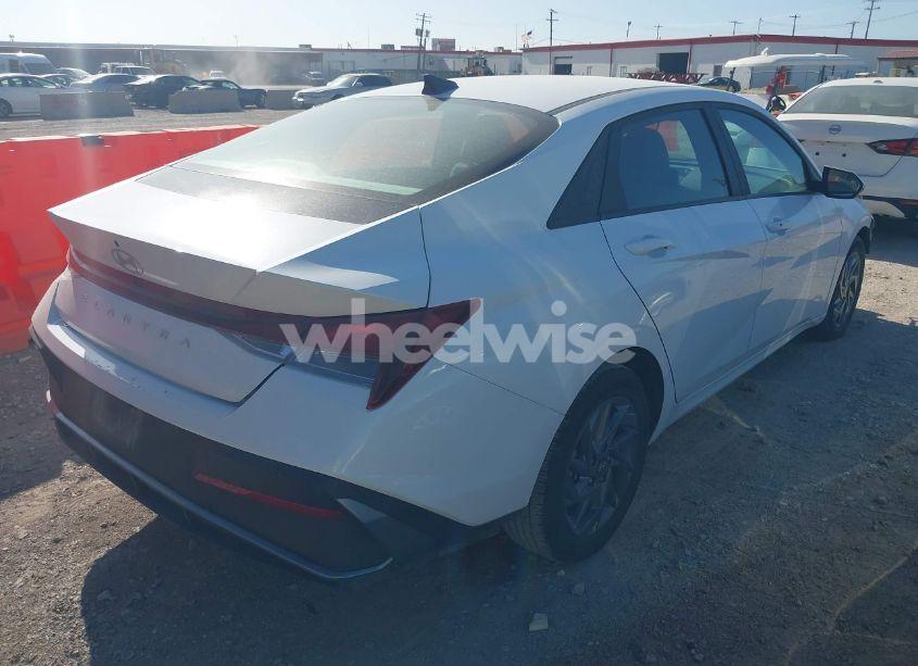 Photo 4 of 2024 Hyundai Elantra SEL (VIN KMHLM4DG5RU695013)