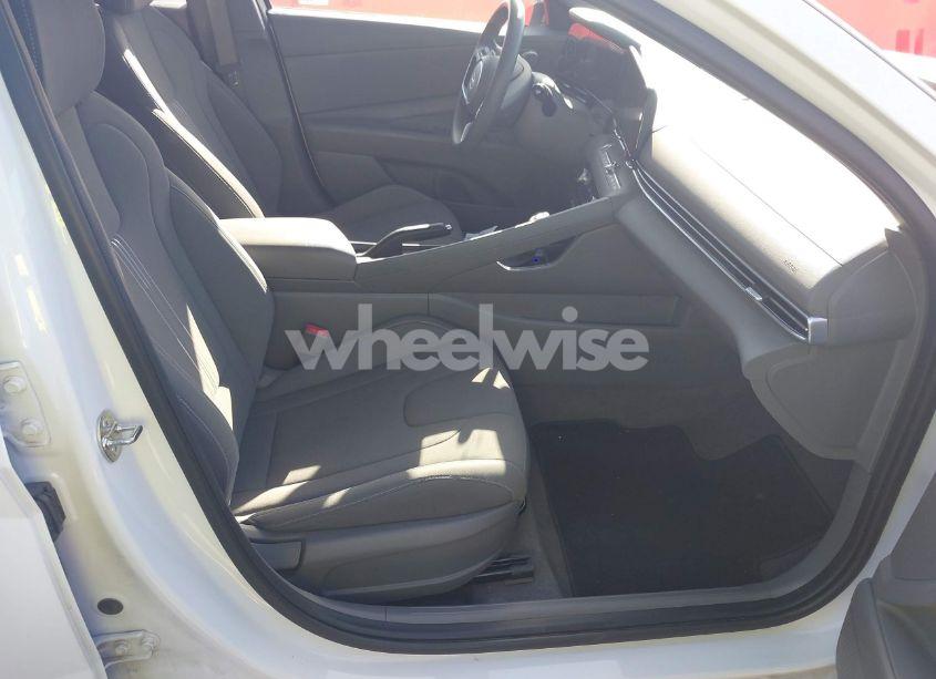 Photo 5 of 2024 Hyundai Elantra SEL (VIN KMHLM4DG5RU695013)