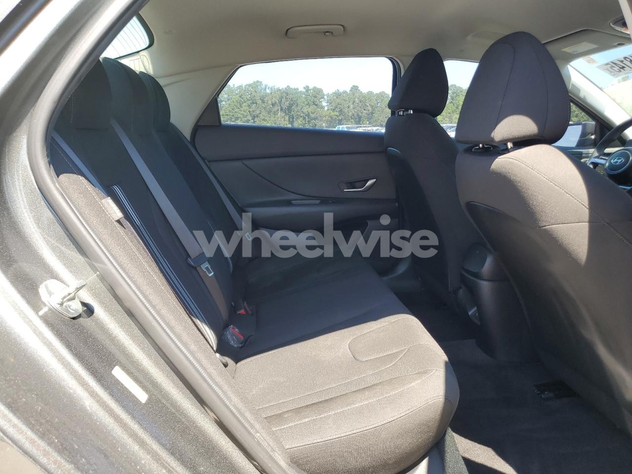 Photo 10 of 2024 HYUNDAI ELANTRA SEL (VIN KMHLM4DG5RU751922)