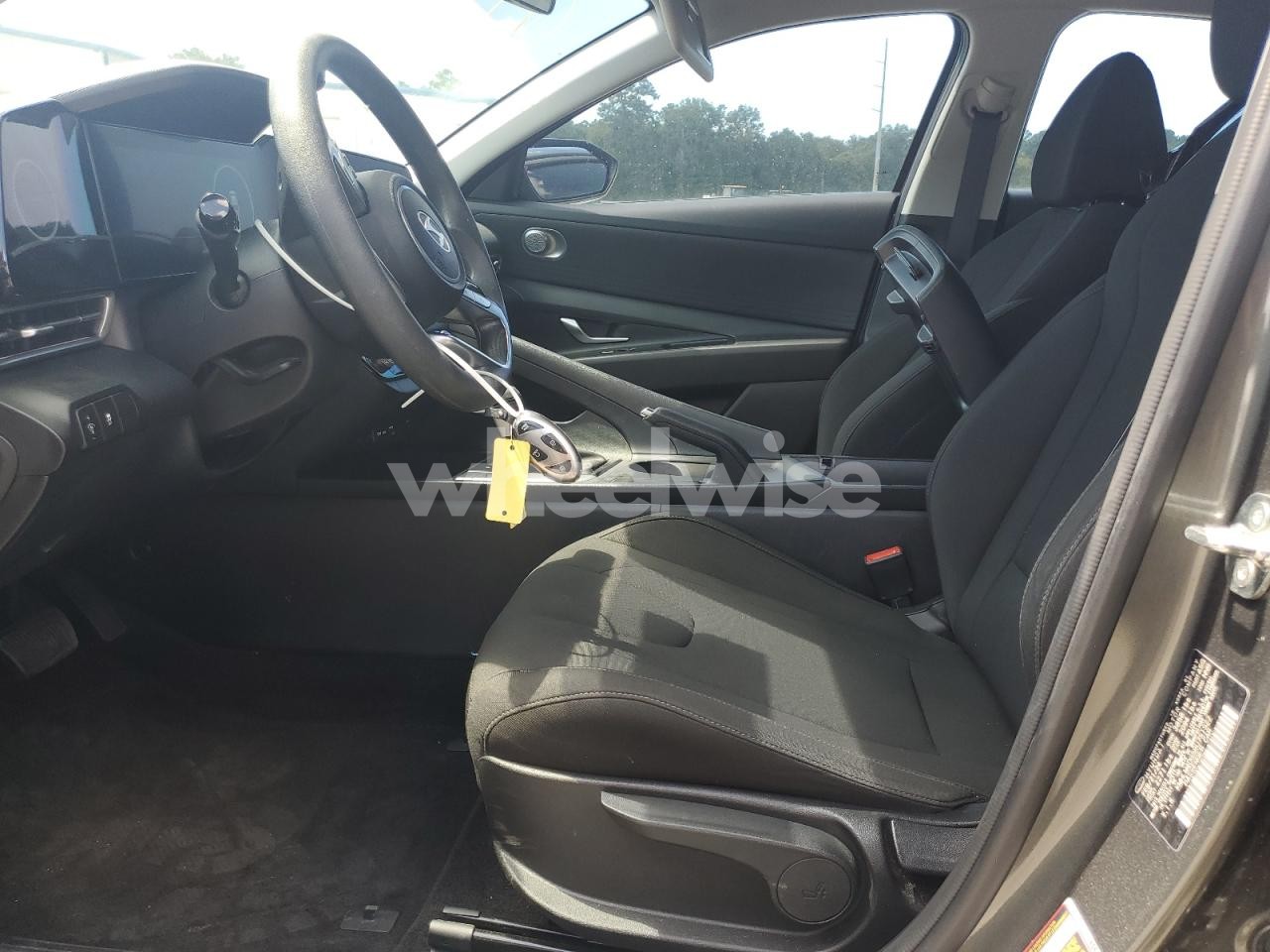 Photo 7 of 2024 HYUNDAI ELANTRA SEL (VIN KMHLM4DG5RU751922)