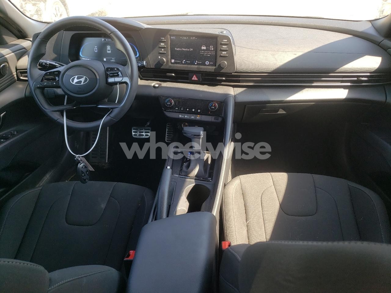 Photo 8 of 2025 HYUNDAI ELANTRA SEL SPORT (VIN KMHLM4DG5SU913683)