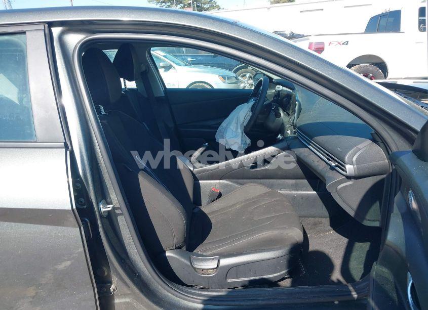 Photo 5 of 2024 Hyundai Elantra SEL (VIN KMHLM4DG6RU754456)