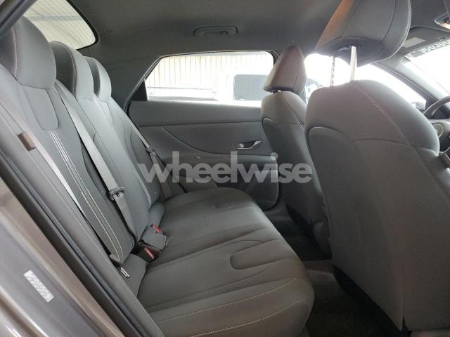 Photo 9 of 2024 HYUNDAI ELANTRA SEL (VIN KMHLM4DG6RU818804)