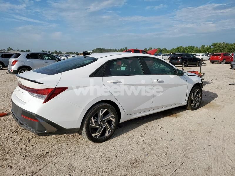 Photo 3 of 2025 HYUNDAI ELANTRA SEL SPORT (VIN KMHLM4DG6SU916110)