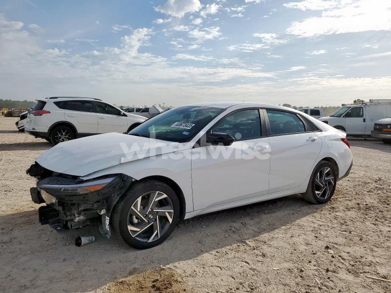 Photo 5 of 2025 HYUNDAI ELANTRA SEL SPORT (VIN KMHLM4DG6SU916110)