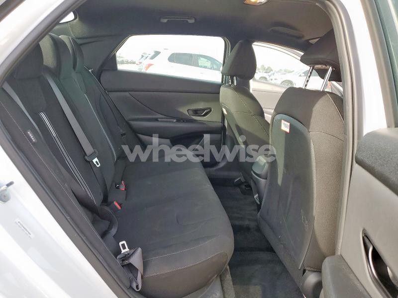 Photo 7 of 2025 HYUNDAI ELANTRA SEL SPORT (VIN KMHLM4DG6SU916110)