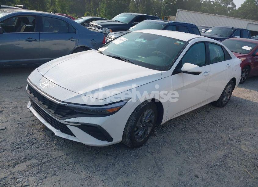 Photo 2 of 2024 Hyundai Elantra SEL (VIN KMHLM4DG7RU651028)